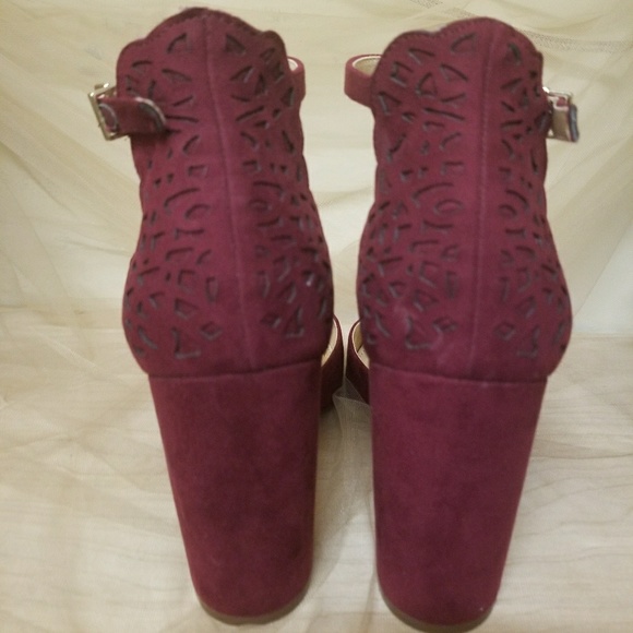 SOLD - Picture 3 of 4